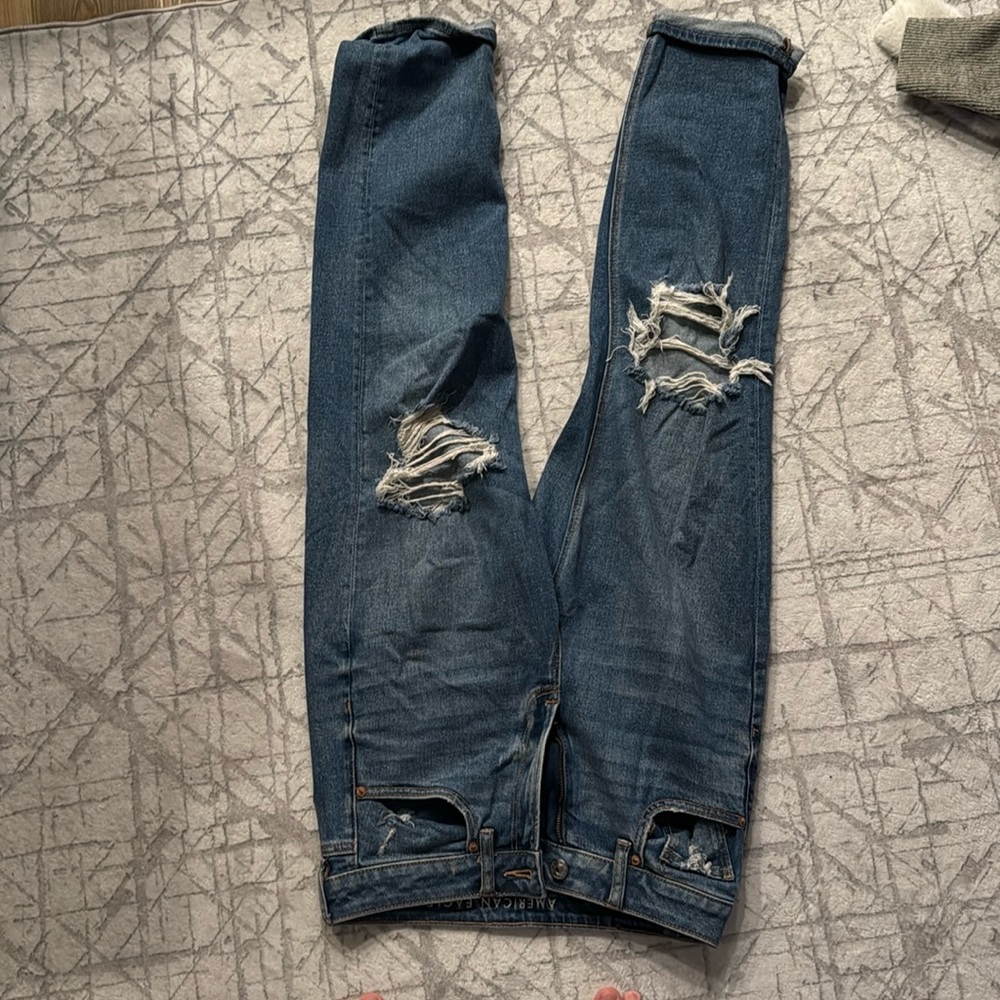 American Eagle Straight Mom Jeans